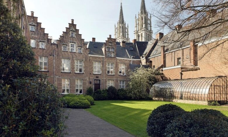 Botanic sanctuary antwerp inner courtyard and greenhouse 0525