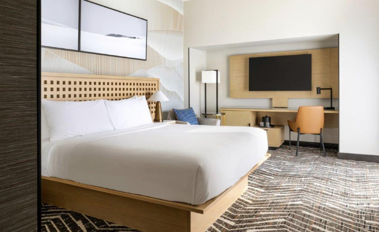 Ricardo Marriot guest room